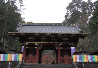 輪王寺大猷院　仁天門（表門）